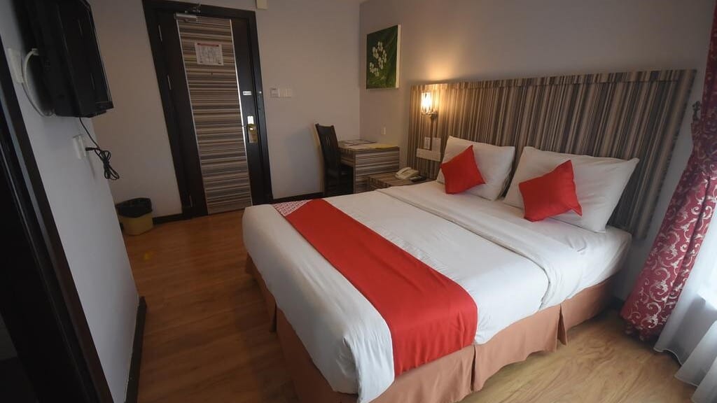 OYO 985 Hotel Nur property in Miri, Serawak, Malaysia